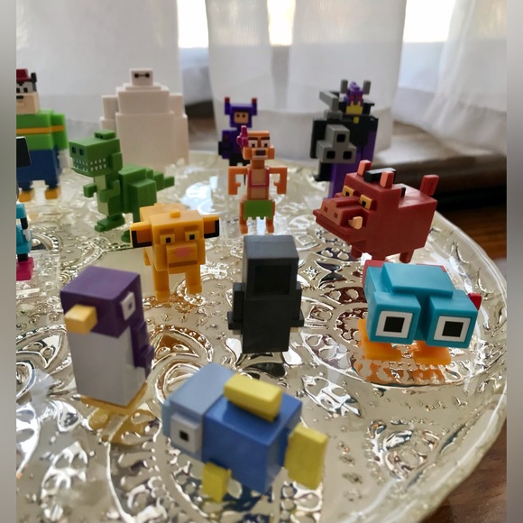 Lot CROSSY ROAD Original & DISNEY Collectible Figures Toys Lion King Baymax - Picture 4 of 12